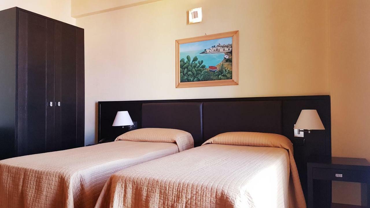 Hotel Pacla アヴォラ エクステリア 写真